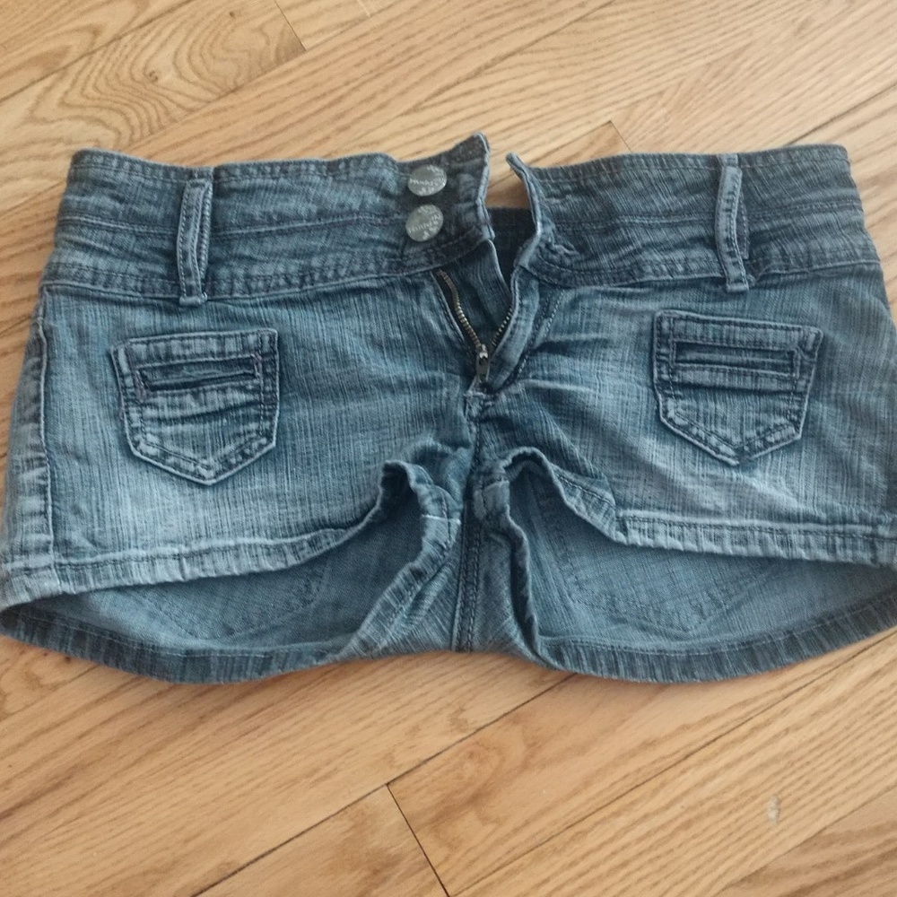 Dark grey shorts
